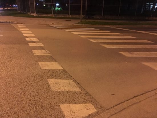 Otroku odvzel prednost na prehodu