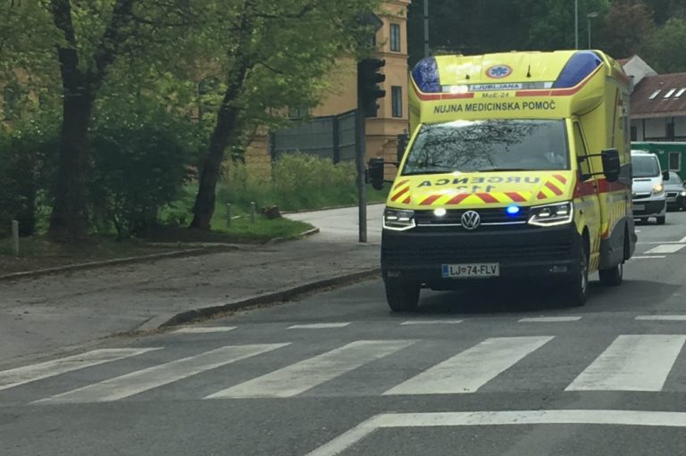 Ženska umrla v greznici