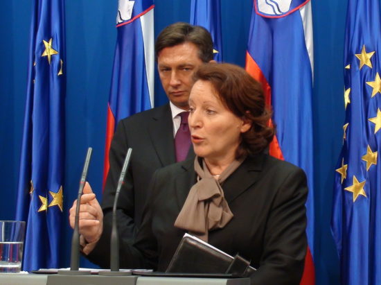 Vroče kadrovanje v KPK: Ko poslanec DeSUS, ki sam nima izobrazbe, ki jo mora imeti kandidat, odloča ali jo kandidat izpolnjuje  (II. del)