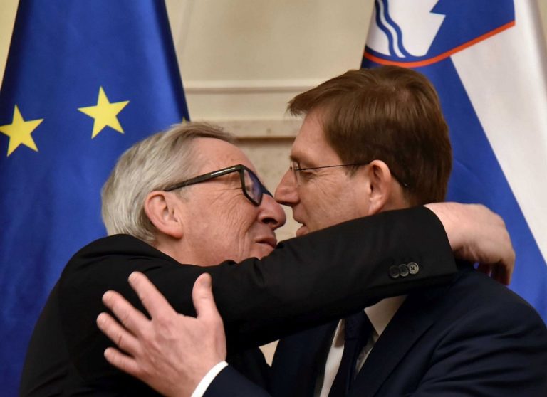 FOTO: Cerar že tretjič očka, a prvič z ….