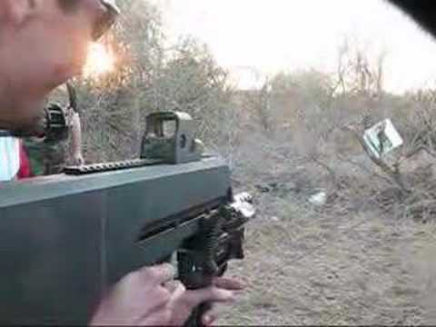 Ne boste verjeli, s katerim orožjem je streljal na osebo