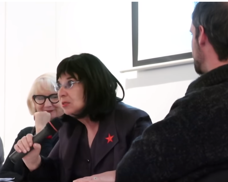 Svetlana Makarovič udarila po slovenski zastavi, prav tako ne spoštuje Slovenije!