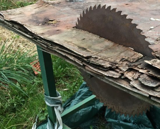 Huda nesreča s krožno žago, delovni inšpektor na kraj ni prišel