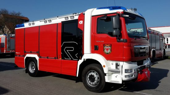 Gasilci reševali dva majhna otroka