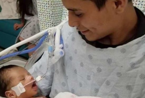 FOTO: Prerezala Marlenin trebuh in dečka povlekla iz maternice! To je prizor, ki je sedaj razjokal svet