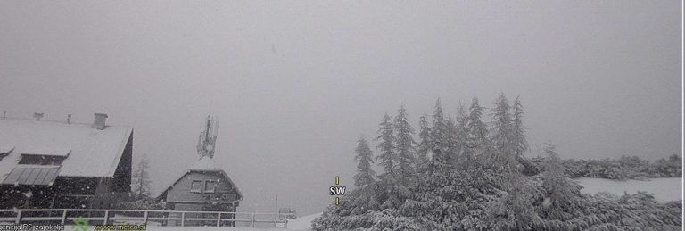 FOTO: Kakšno je to vreme konec maja! Prihajajo poplave, močno sneženje pa je že tu