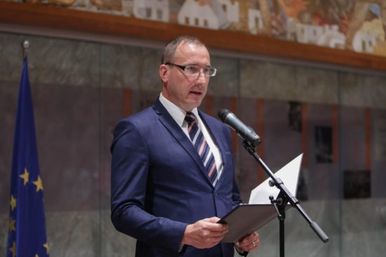 Še ena zadrega tožilca Škete ali vprašanje, ali je tudi on masleša