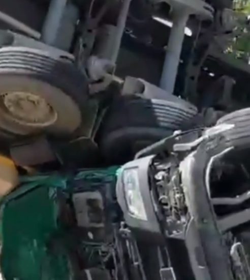 VIDEO: To so šokantni prizori nesreče, ki je avtocesto zaprla v obe smeri! Nekateri vozniki pa spet ogrožajo življenja