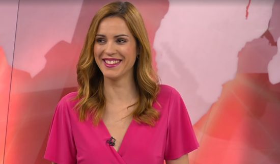 VIDEO: Še voditeljica se je hihitala: Samo poljubljanje je bilo in res mu je stal kot raketa