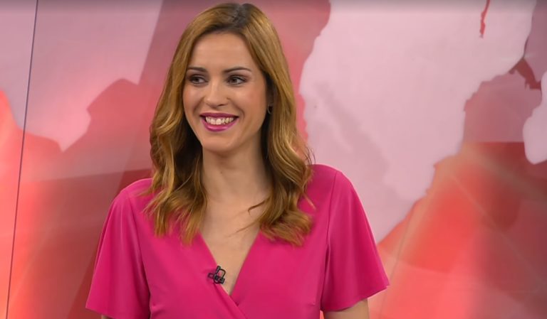 VIDEO: Še voditeljica se je hihitala: Samo poljubljanje je bilo in res mu je stal kot raketa