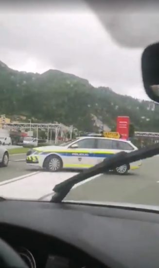VIDEO: Policisti niso mogli verjeti, kaj počne voznica, ki je vozila v smeri Gorenjske, sredi avtoceste