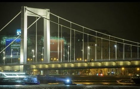 VIDEO: Tragedija pri sosedih! V hudi nesreči ladje mrtvih sedem turistov, 19 jih pogrešajo