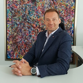 FOTO: Vožnja z motorjem usodna za računalniškega strokovnjaka Jana