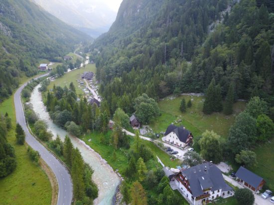 Neprijetno: To se v Posočju dogaja turistom z avtomobili
