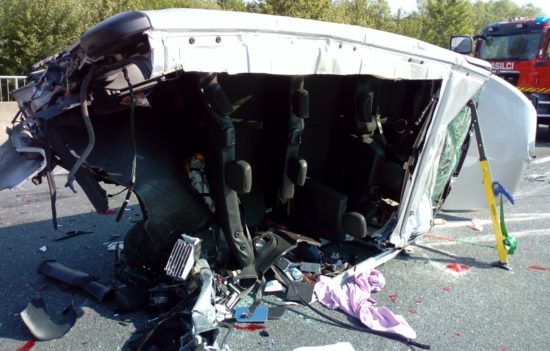 FOTO: To je vse, kar je ostalo od vozila na avtocesti, potnica je bila na kraju mrtva