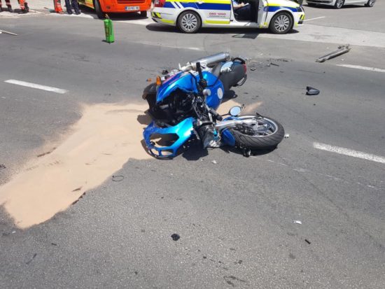 Prehitri motorist s ceste: s 25-letnikom je hudo