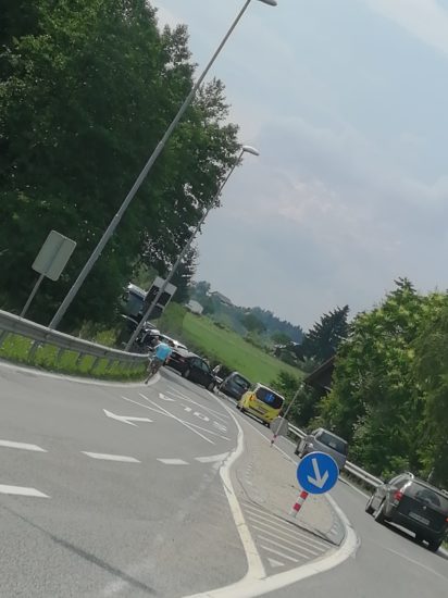 FOTO: Tako je popoldne trčilo več vozil, očividka: “ful hudo ?”