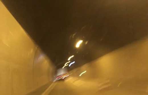 Kaj se dogaja v slovenskih predorih?! Policijo v zadnjem dnevu dvakrat klicali iz Darsa, pa to še ni vse!