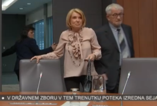 Menedžerjem spodrsnilo na kreditu razvpite Pahor-Čeferinove dame: So po teh Počivalškovih besedah v zraku problemi za obsojenega Narata?
