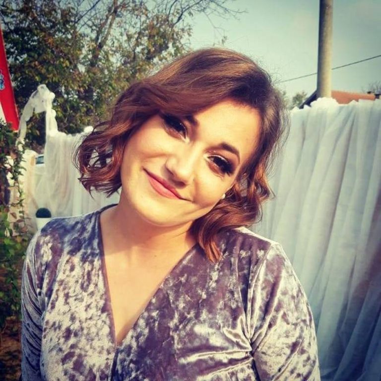 Katarina (25) popravljala roleto, padla iz petega nadstropja! »Ne moremo verjeti, da je več ni«