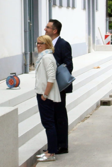 FOTO: Bo ona ključna v vladi Marjana Šarca? Skupaj sta že dolgo, ni njegova žena, Kamničani pravijo: “Brez nje je izgubljen”