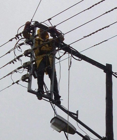 Grozno nesreča pri delu z elektriko