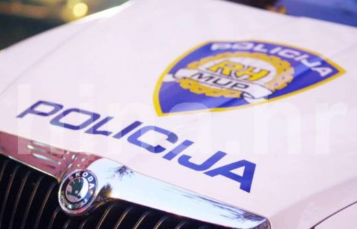 Tragedija za božič, mladenič (21) zletel s ceste, borijo se za njegovo življenje