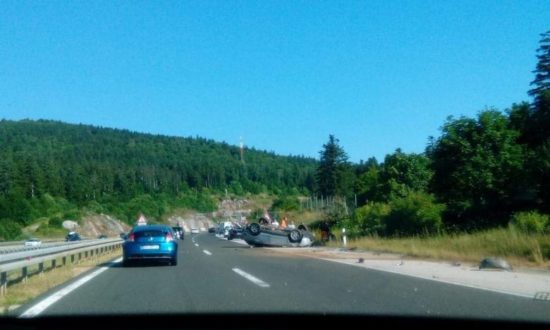 FOTO: Grozljiv prizor na avtocesti A1! 19 kilometrska kolona, umrla ena oseba