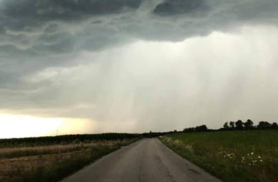 VIDEO: Vreme popoldne pokazalo zobe, ponekod spet udarila toča