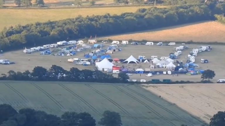 Malce pretiravala, zato jo je na festivalu svingerjev zadela kap