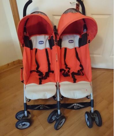 Lahko pomagamo? To so naredili družini z dvojčki, pri kateri imajo punčko s težavami s kolkom