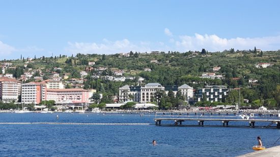 Groza v Portorožu: Oseba umrla na plaži