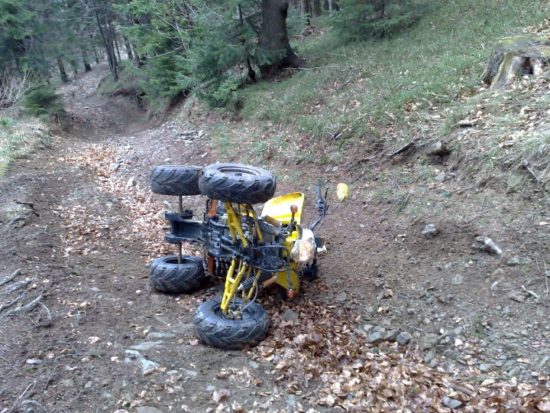 Huda nesreča s štirikolesnikom