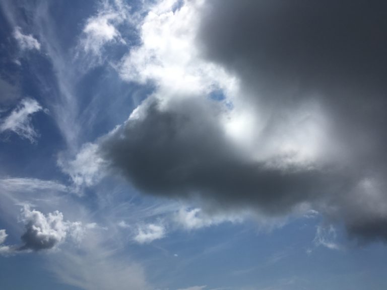 Danes v delih Slovenije tudi 25 °C, a že jutri bo ponekod deževalo