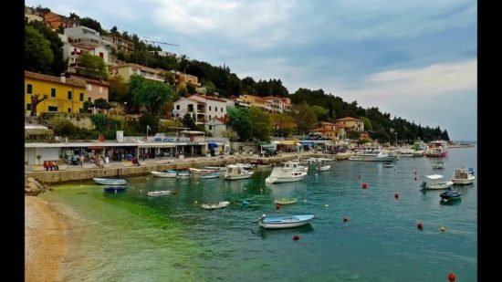 FOTO: Še so v Sloveniji dobri ljudje! Nudi se zastonj bivanje na hrvaškem morju, poln hladilnik in še …