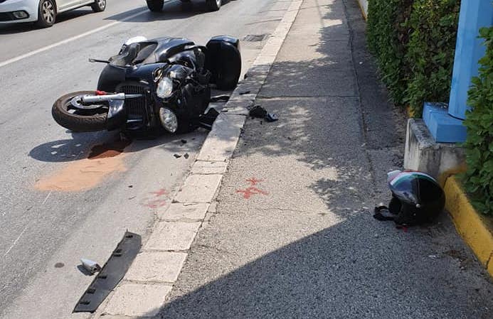 Za motorista usoden rob pločnika