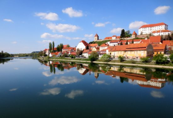 Mimoidoči zaradi prizora ob Dravi klicali pristojne