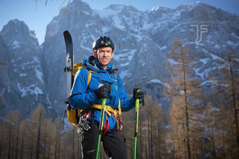 Vrhunski alpinist umrl, ko je sekal drevesna debla! Za seboj pustil osem otrok, najmlajši ima komaj tri leta