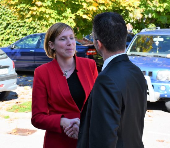 Poklicni gasilci so zgroženi: Spomladi izvedla udar na lokalni ravni, poglejte, kam jo je v četrtek poslala Šarčeva vlada