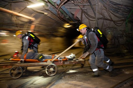 Strašno popoldne v jami: Poškodovanih 11 rudarjev