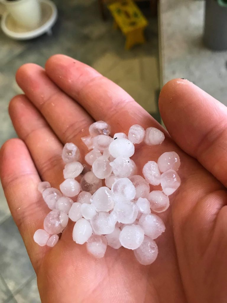 Neurje zadelo Slovenijo: Odkrite strehe, udar stele, stanovanjski objekti v vodi in sodra