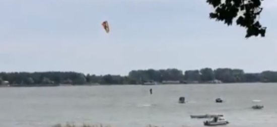 VIDEO: So slučajno posneli glasbenikove zadnje trenutke? »Veter ga je nosil 300 metrov, telo mu je metalo po vodi«