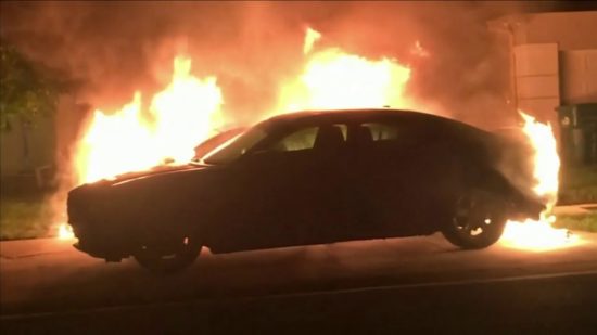 Avtomobila v celoti zagorela, sedem potnikov umrlo na kraju dogodka