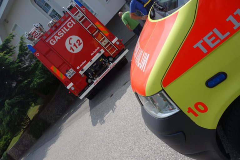 Občan umrl kljub hitremu posredovanju gasilcev