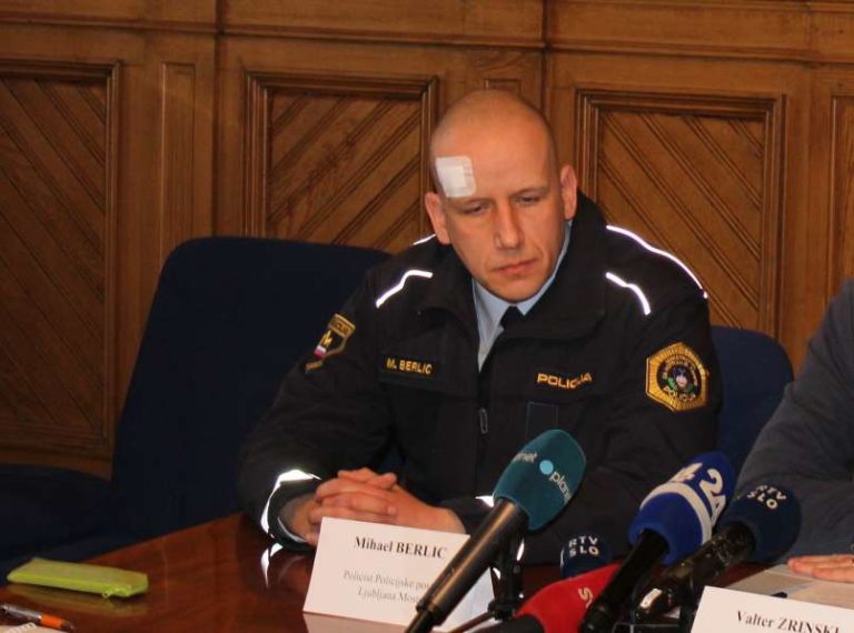 FOTO: To je policist leta! Z rokami je obvladal oboroženega roparja