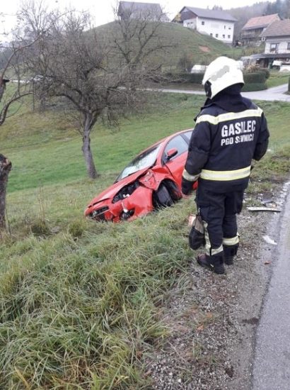 FOTO: Štiri osebe so reševali