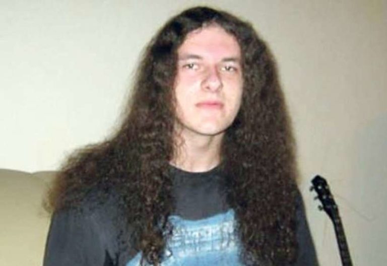 Marko (28) iz ugledne družine pokončal mamo in skakal po njenem truplu