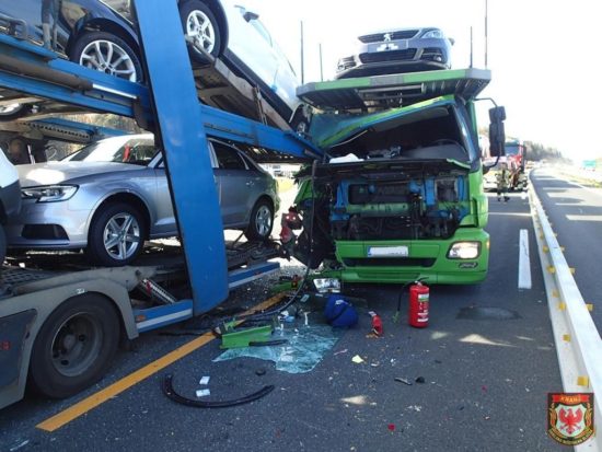 FOTO: To so posledice prevelike hitrosti, cesta zaprta več ur