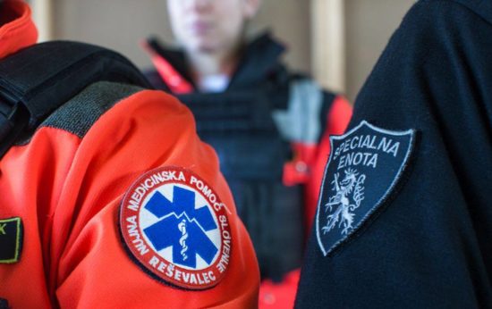 En mrtev v eksploziji, na teren bombologi Specialne enote policije