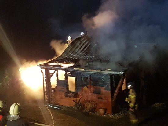 FOTO: Marsičemu se je odrekla, a so ji hiško požgali: Delite to objavo da bodo vsi lahko videli kako so ljudje nevoščljivi in pokvarjeni